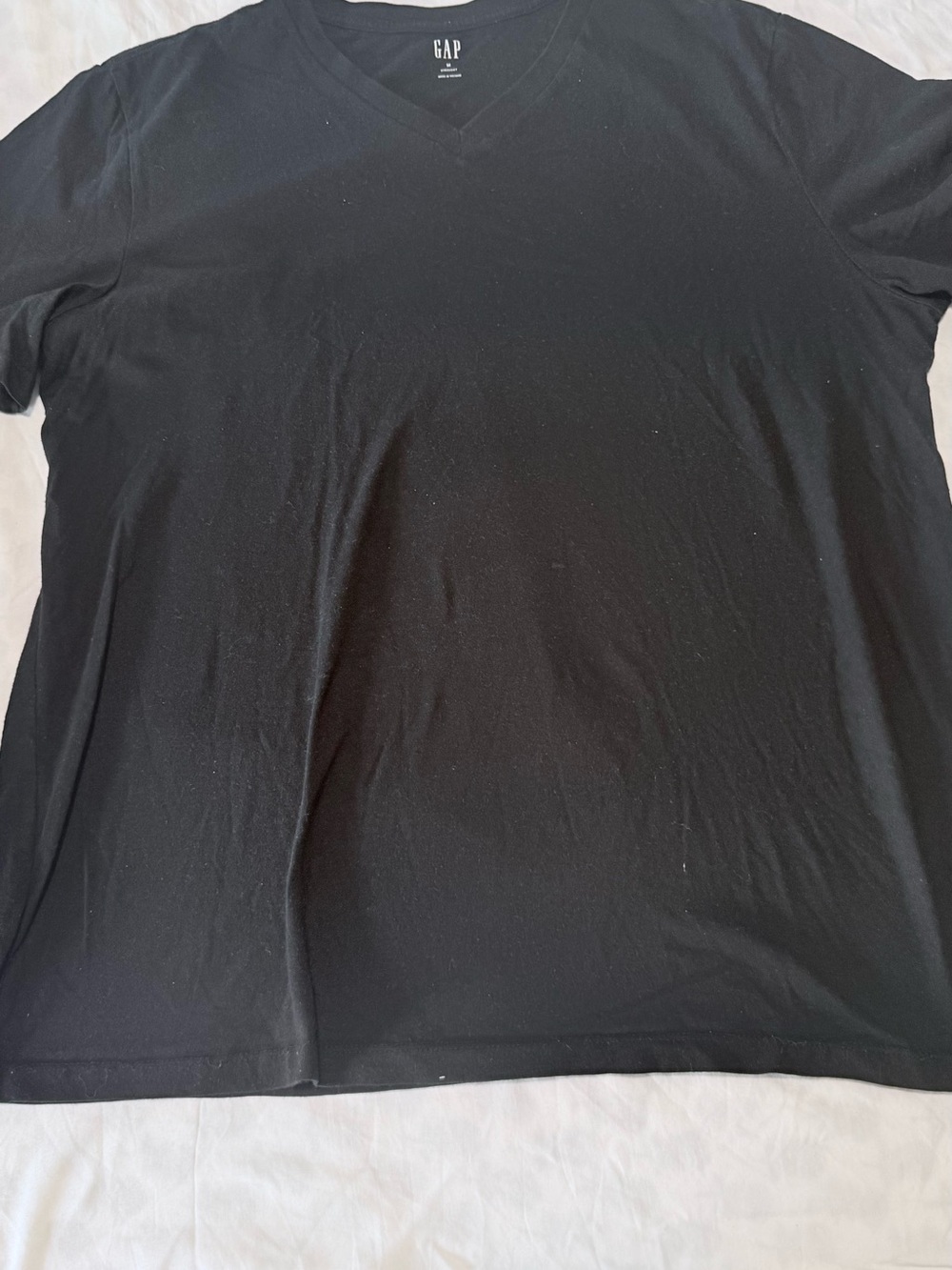GAP Women’s Black V-Neck Short Sleeve Tee